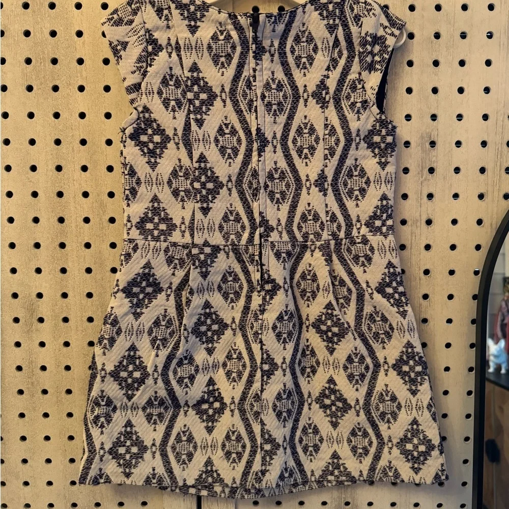Genuine Kids. Navy & White Geometric Patterned Dress. Excellent Condition. Size4